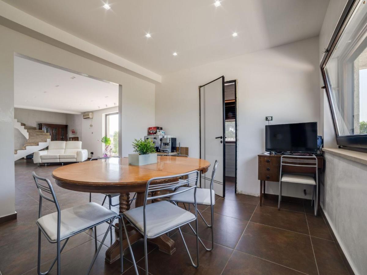 Belvilla By Oyo Modern Villa In Nissoria With Pool エクステリア 写真