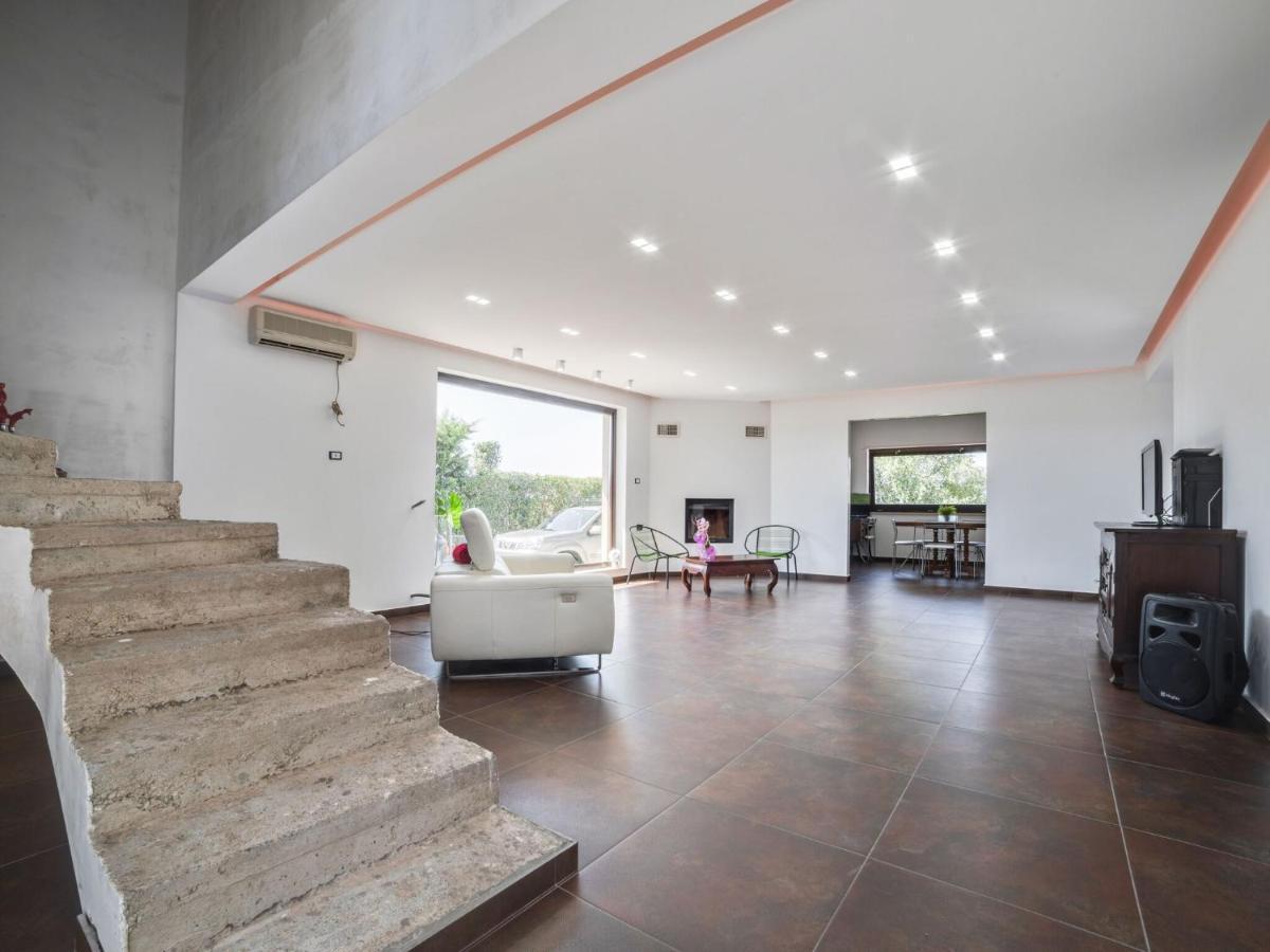 Belvilla By Oyo Modern Villa In Nissoria With Pool エクステリア 写真