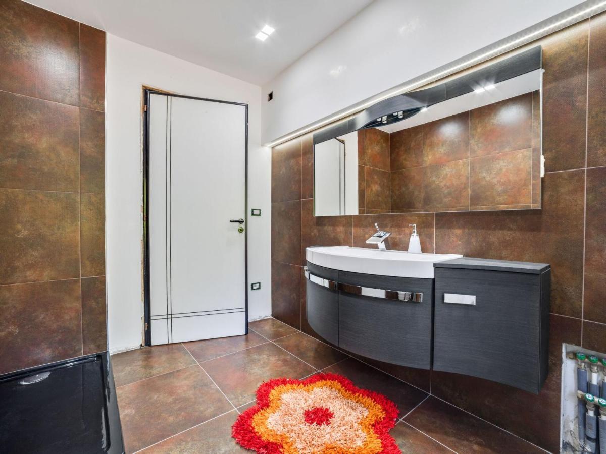 Belvilla By Oyo Modern Villa In Nissoria With Pool エクステリア 写真