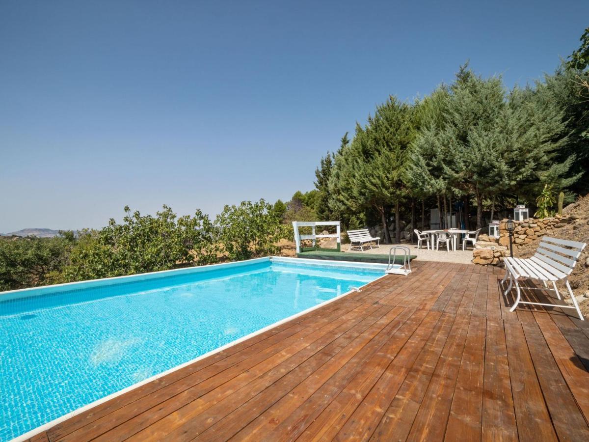 Belvilla By Oyo Modern Villa In Nissoria With Pool エクステリア 写真