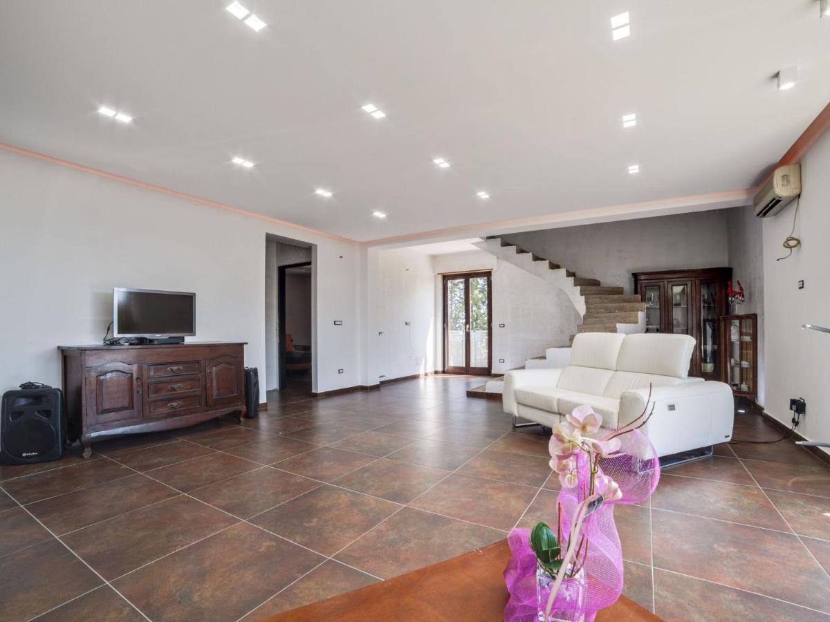 Belvilla By Oyo Modern Villa In Nissoria With Pool エクステリア 写真