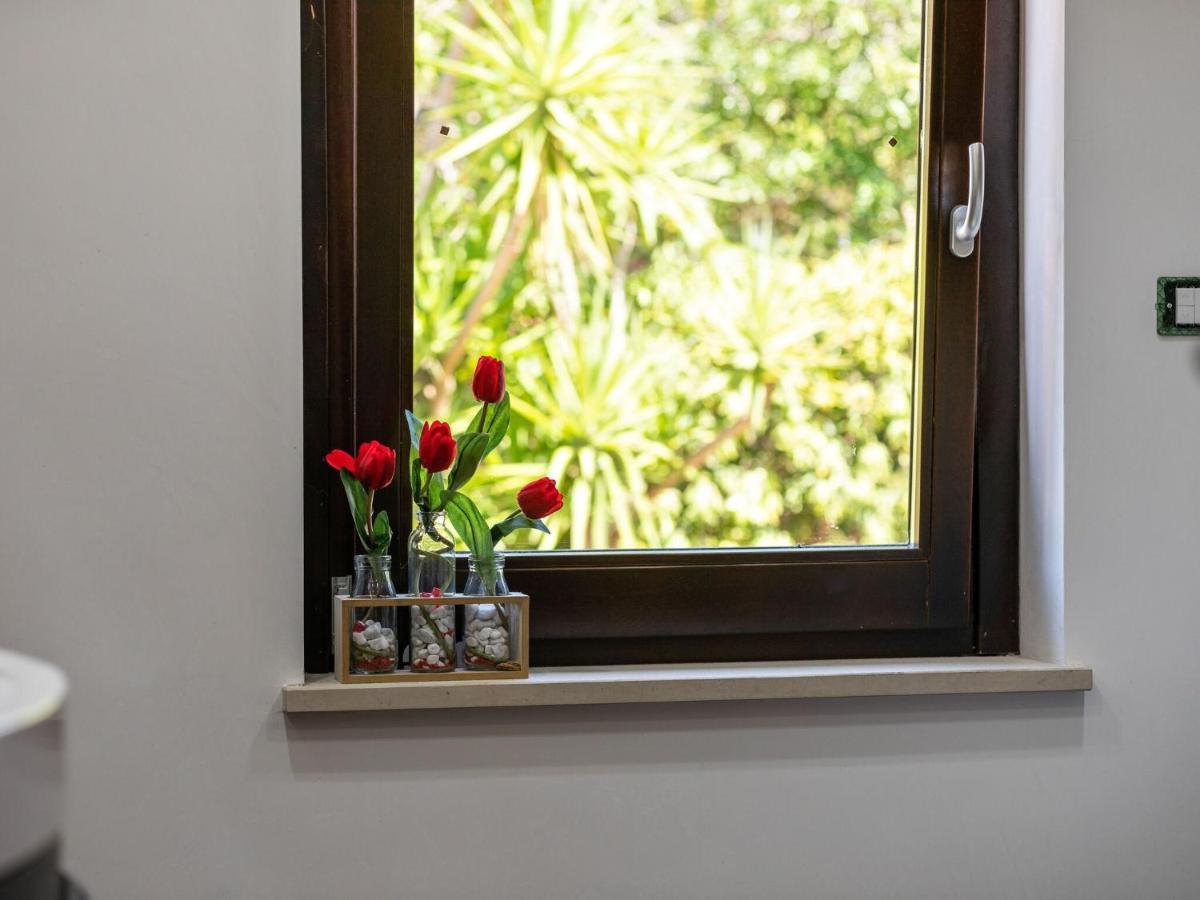 Belvilla By Oyo Modern Villa In Nissoria With Pool エクステリア 写真