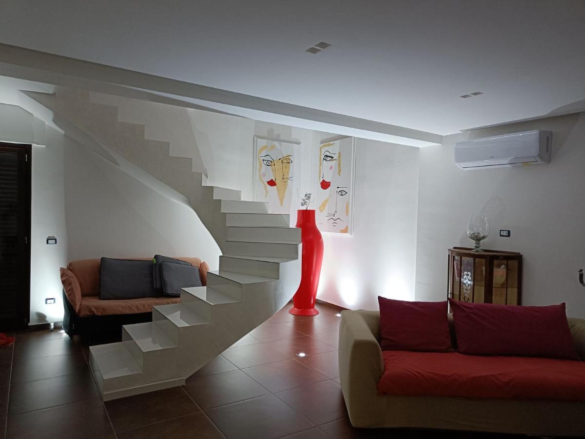 Belvilla By Oyo Modern Villa In Nissoria With Pool エクステリア 写真